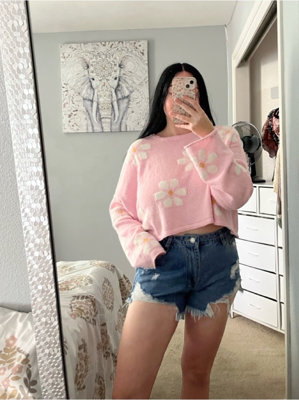 moon & madison Pink Floral Daisy Cropped Long Sleeve Sweater Top L Large